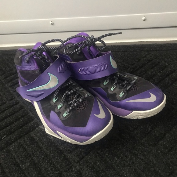 Nike Sneakers - Picture 1 of 7